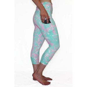 WOMEN'S MAGGIE MINT AND PINK MARBLE - POCKET CAPRI